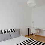 New Office - Free Wifi & Parking - Self Check-in - Daikin Airco * Lisboa
